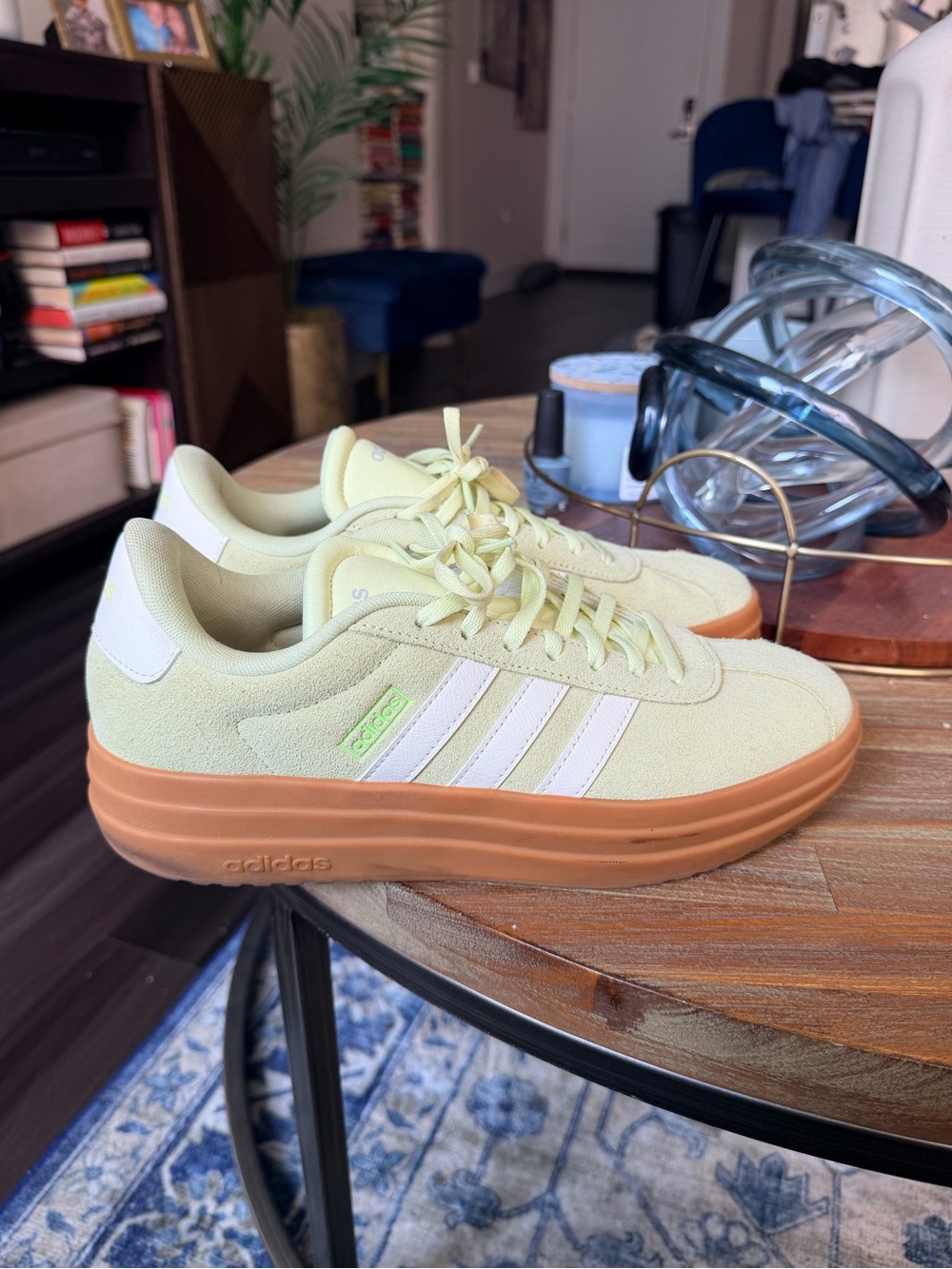 adidas women’s Low-Top Sneakers in Light green with Gum Sole - Picture 3 of 3